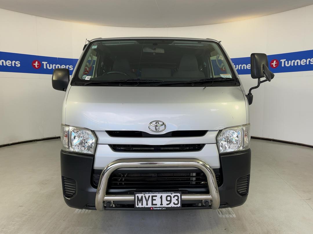 Photo '2' of Toyota Hiace