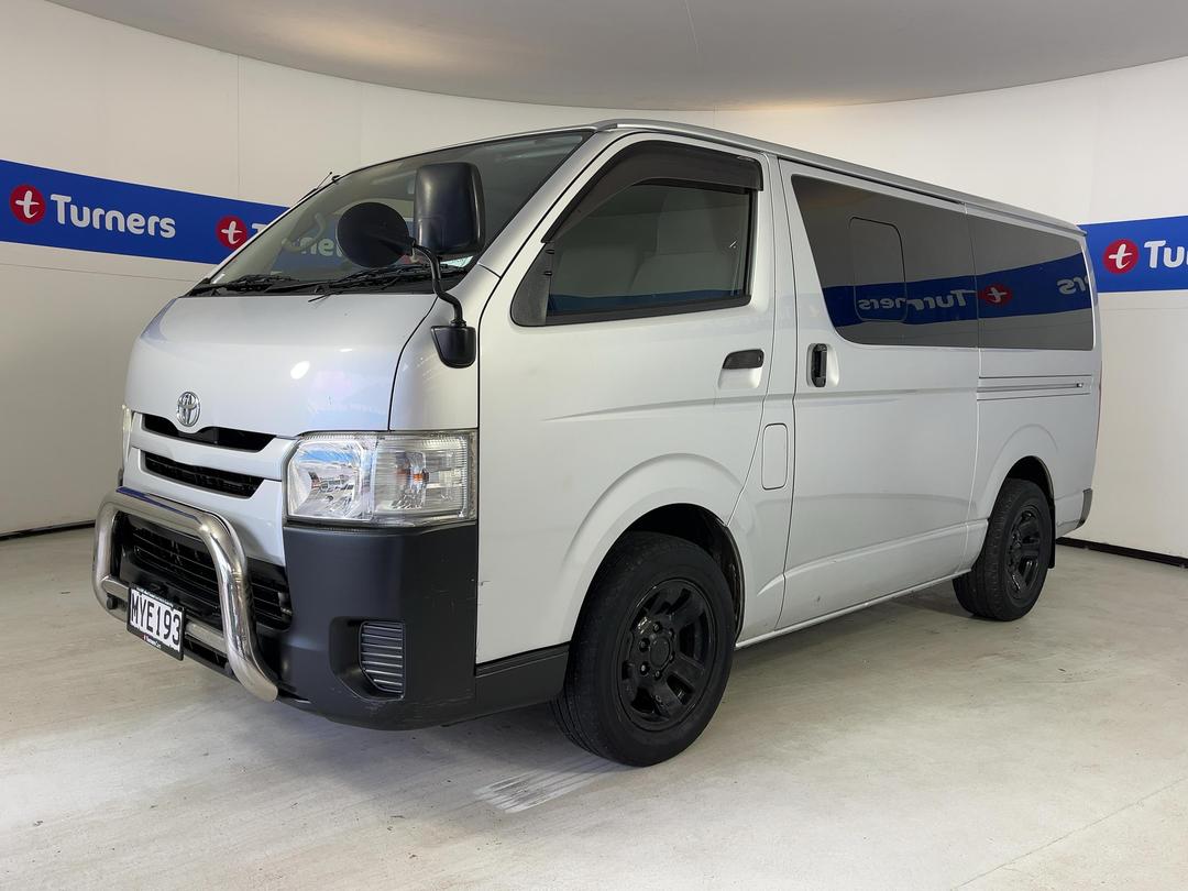 Photo '4' of Toyota Hiace
