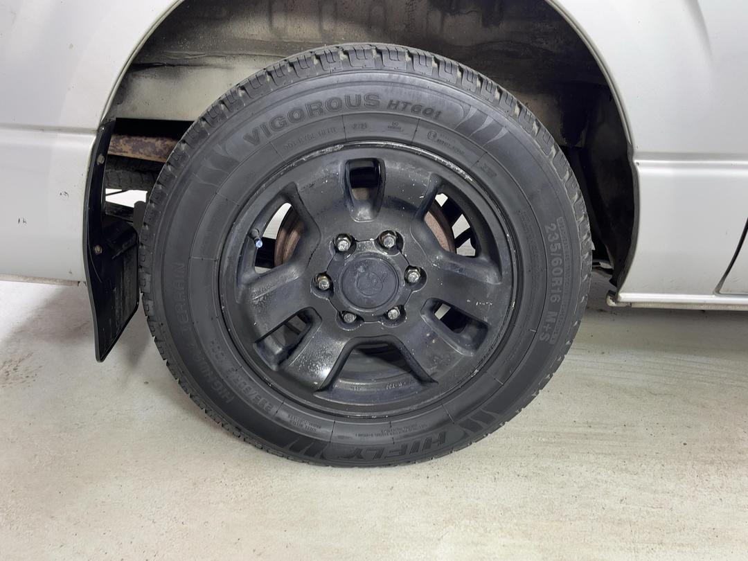 Photo '12' of Toyota Hiace