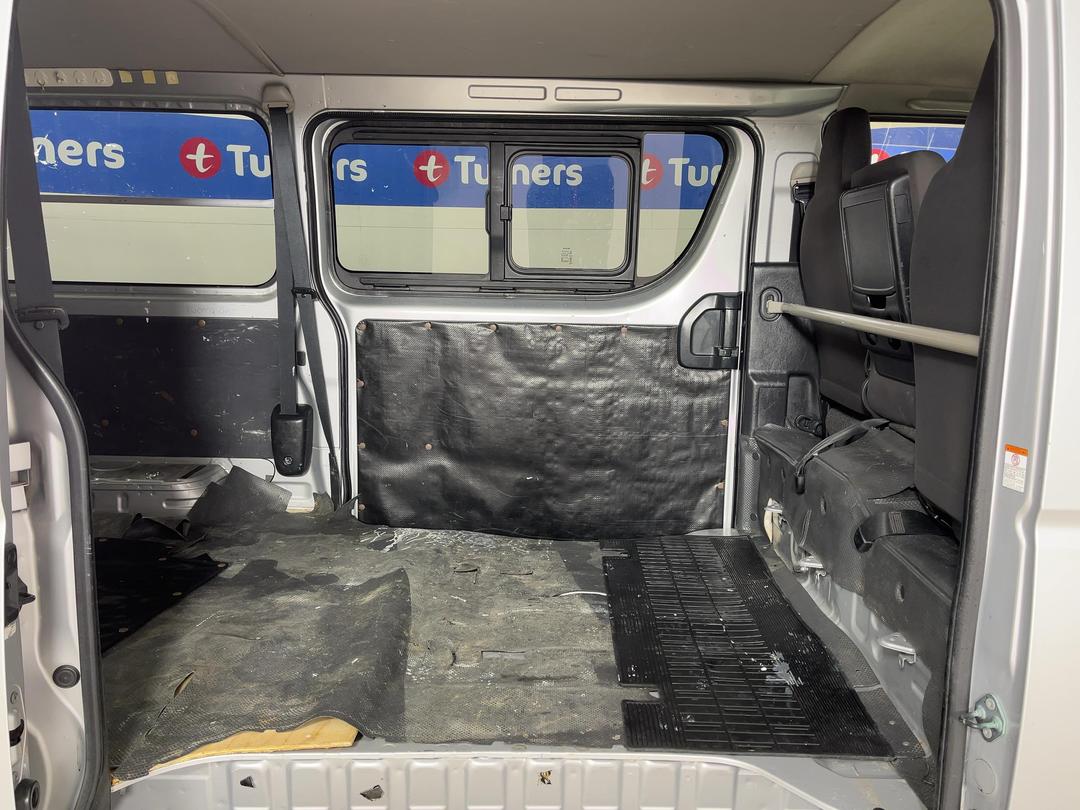 Photo '20' of Toyota Hiace