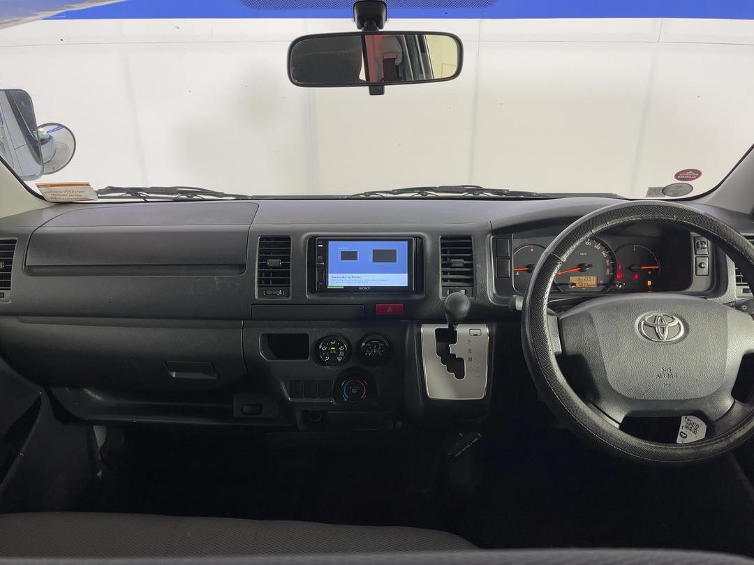 Photo '17' of Toyota Hiace