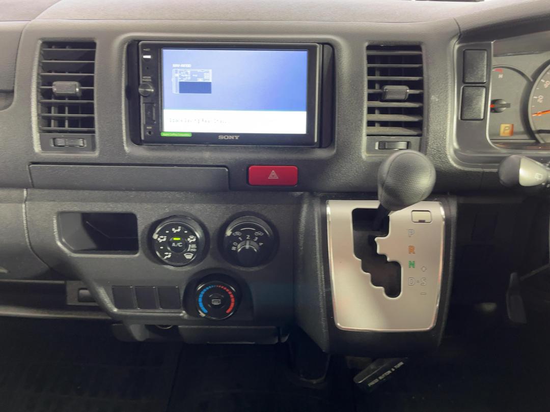Photo '18' of Toyota Hiace