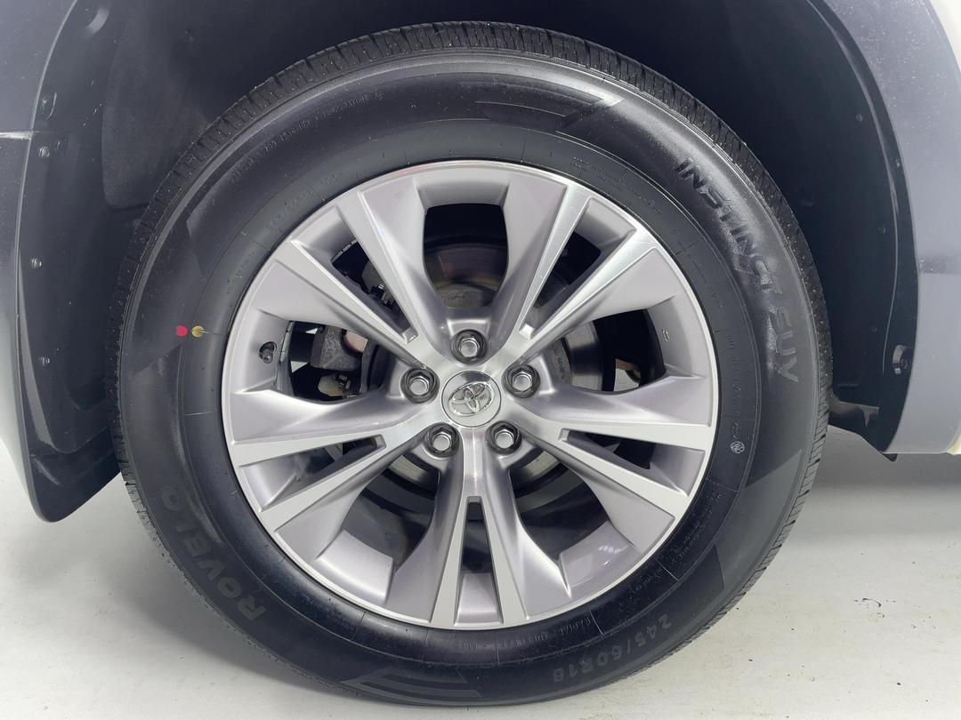 Photo '12' of Toyota Highlander
