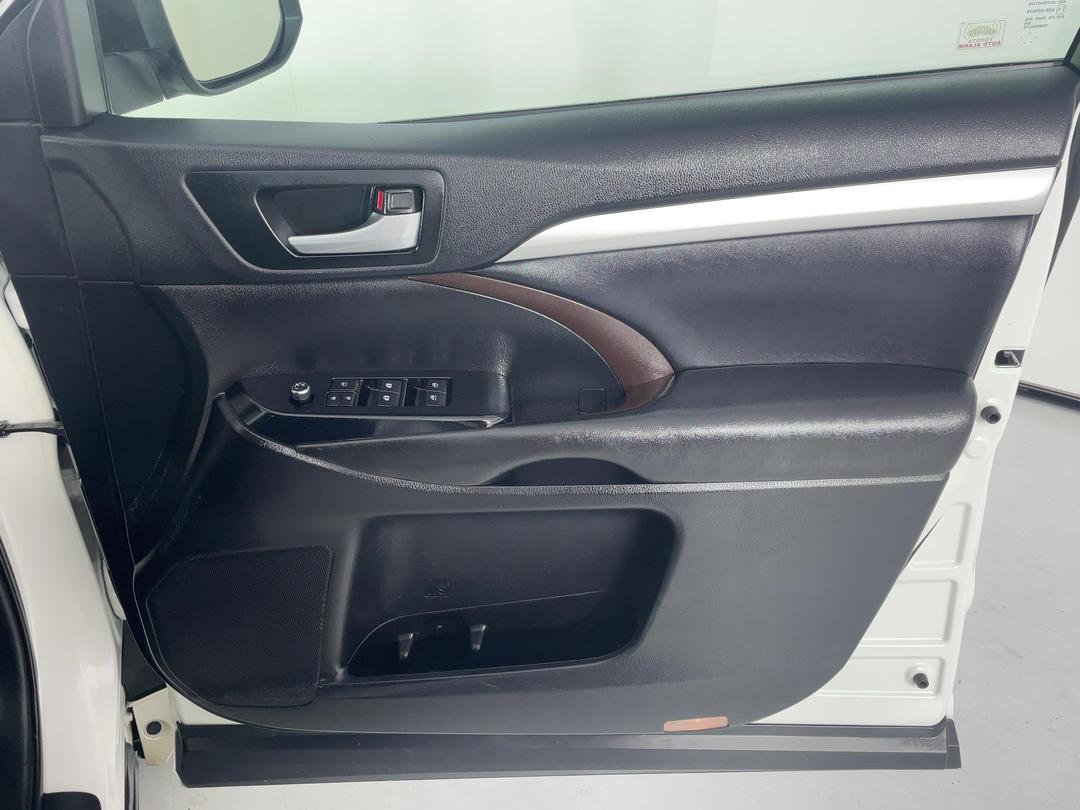 Photo '15' of Toyota Highlander