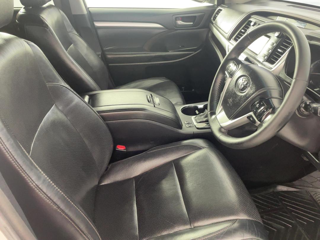 Photo '16' of Toyota Highlander