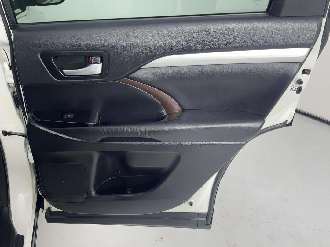 Photo '19' of Toyota Highlander