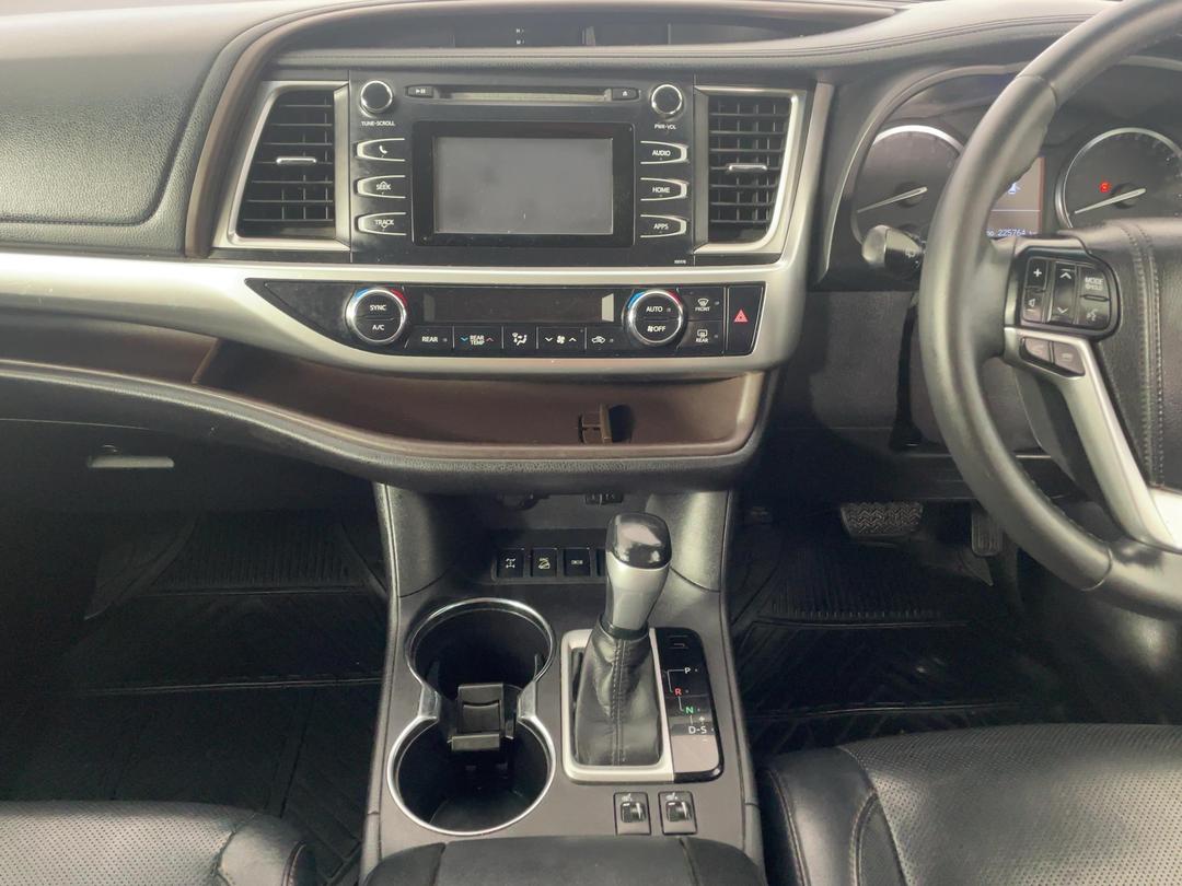 Photo '18' of Toyota Highlander