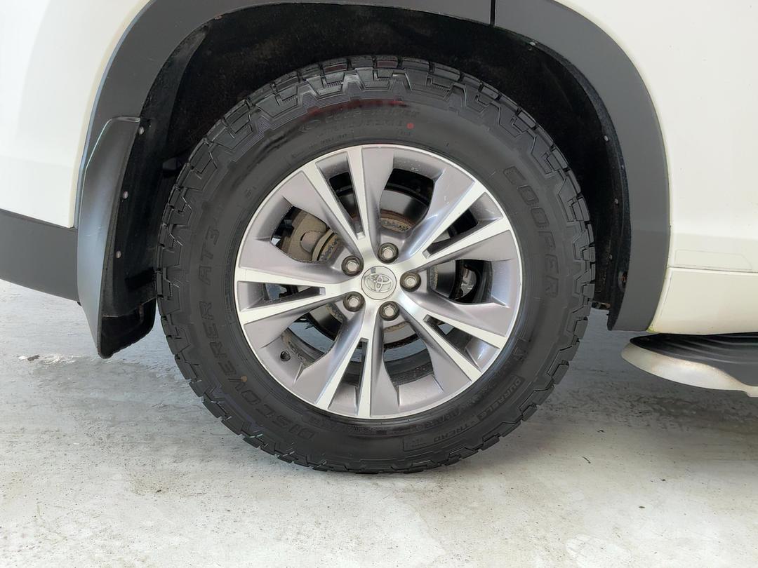 Photo '12' of Toyota Highlander