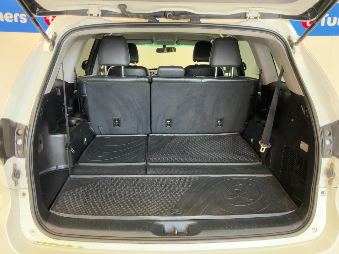 Photo '14' of Toyota Highlander
