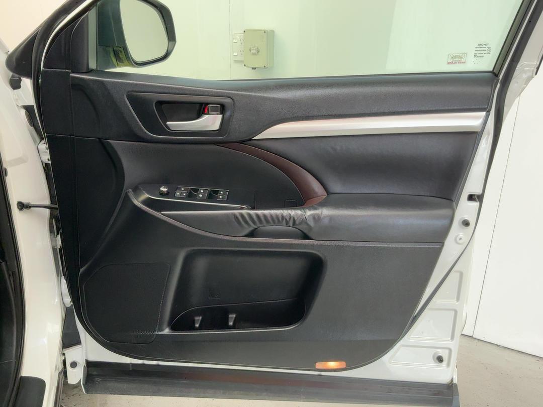 Photo '15' of Toyota Highlander