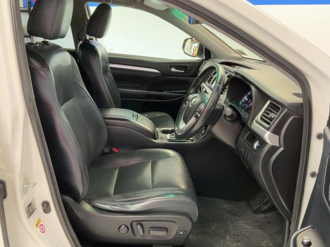 Photo '16' of Toyota Highlander
