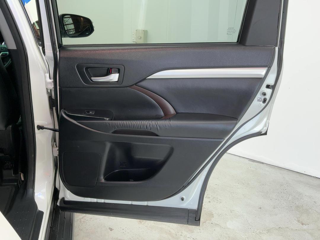 Photo '19' of Toyota Highlander