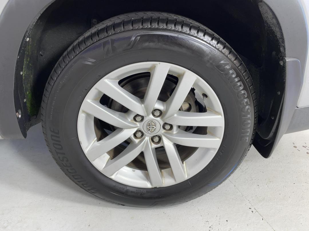 Photo '11' of Toyota Highlander