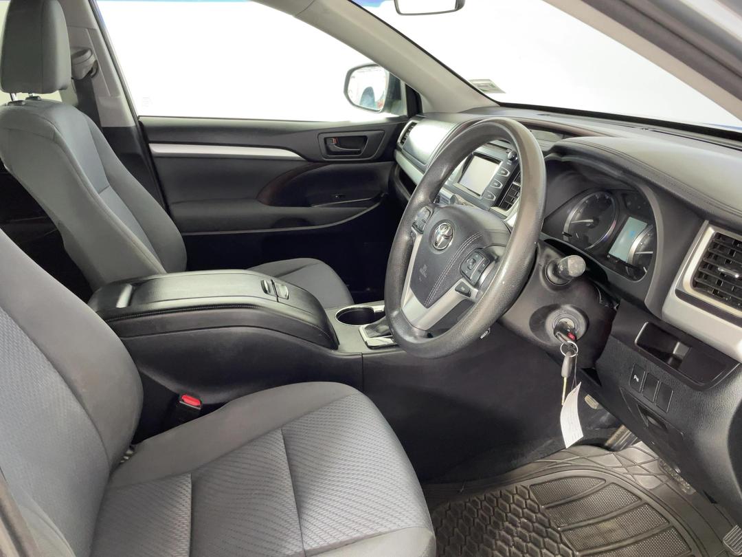 Photo '16' of Toyota Highlander