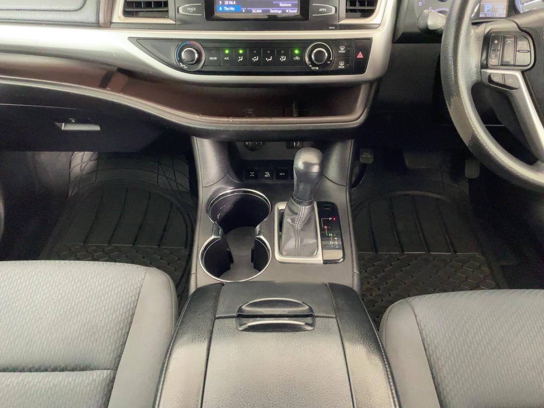 Photo '18' of Toyota Highlander