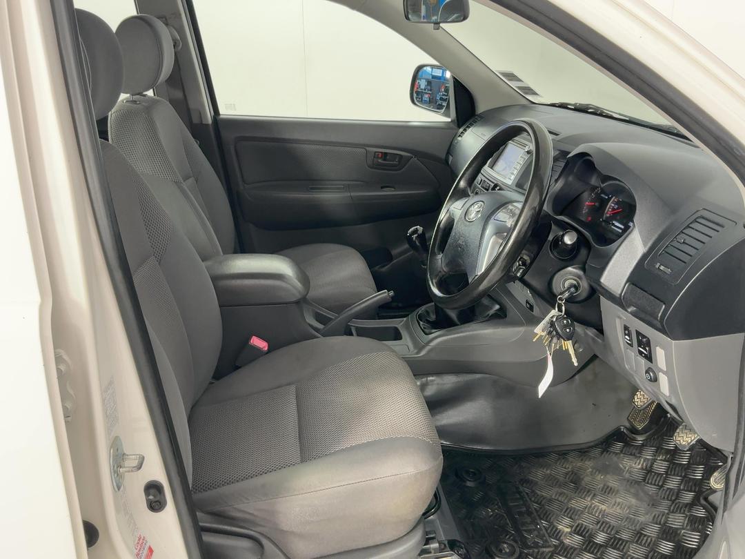 Photo '16' of Toyota Hilux