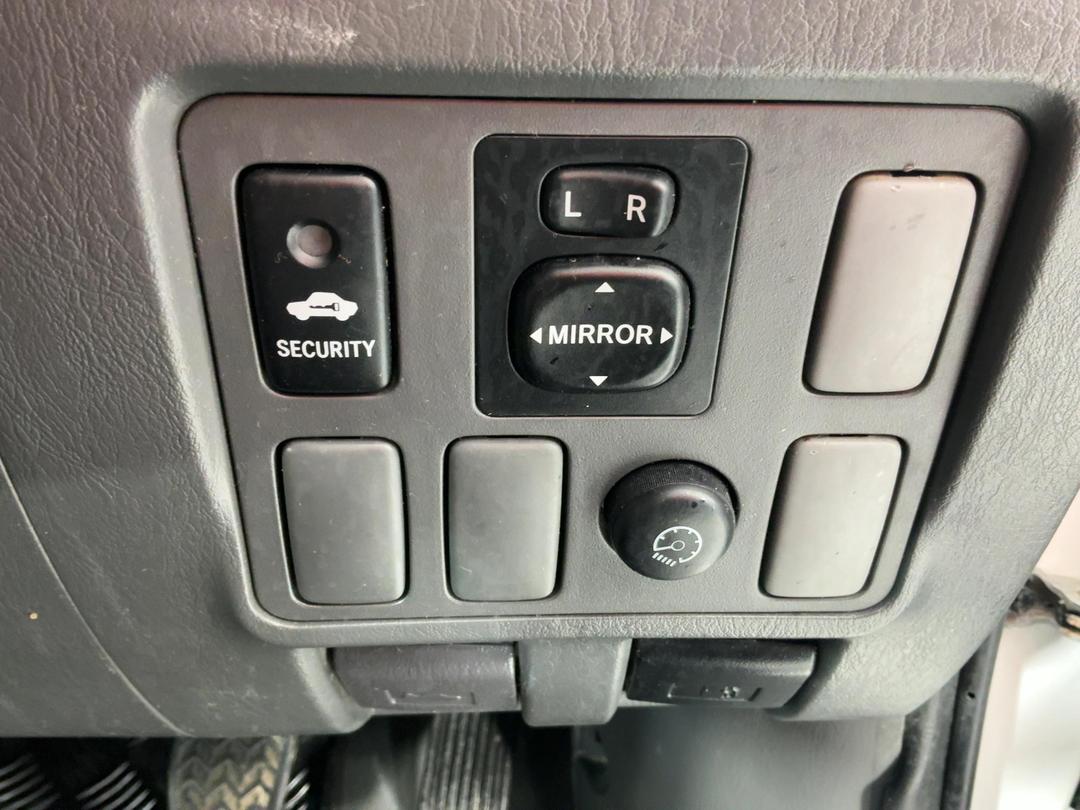 Photo '24' of Toyota Hilux