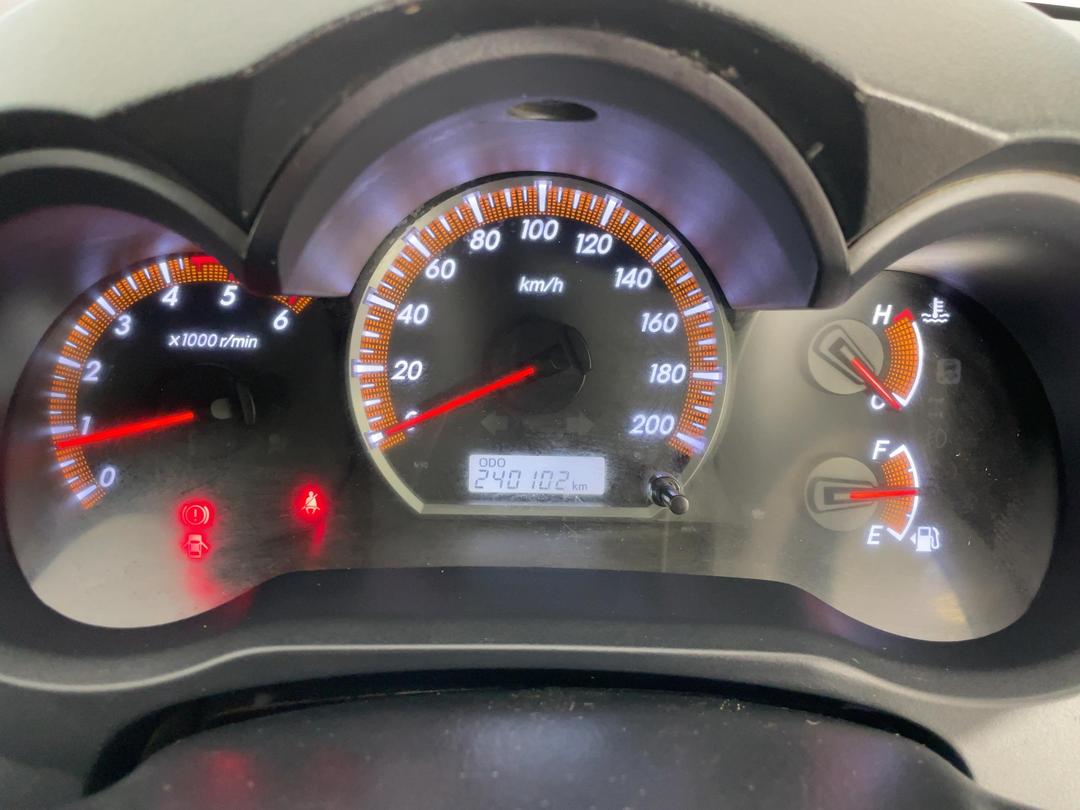 Photo '21' of Toyota Hilux