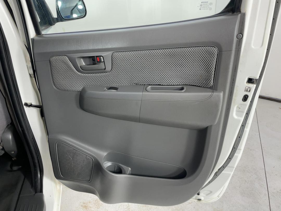 Photo '19' of Toyota Hilux