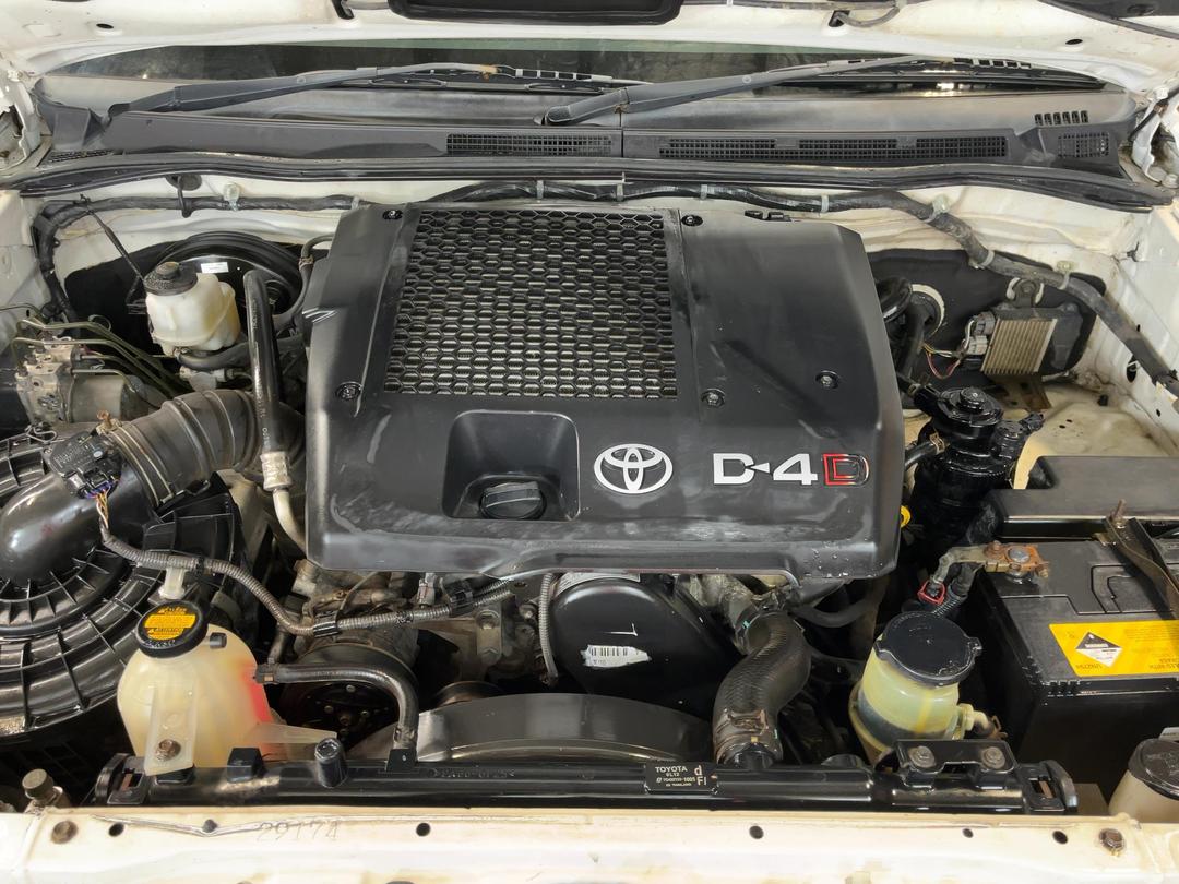 Photo '13' of Toyota Hilux