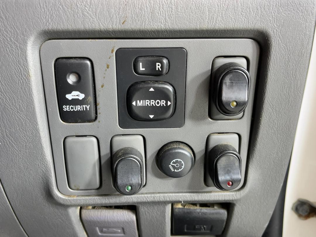 Photo '22' of Toyota Hilux
