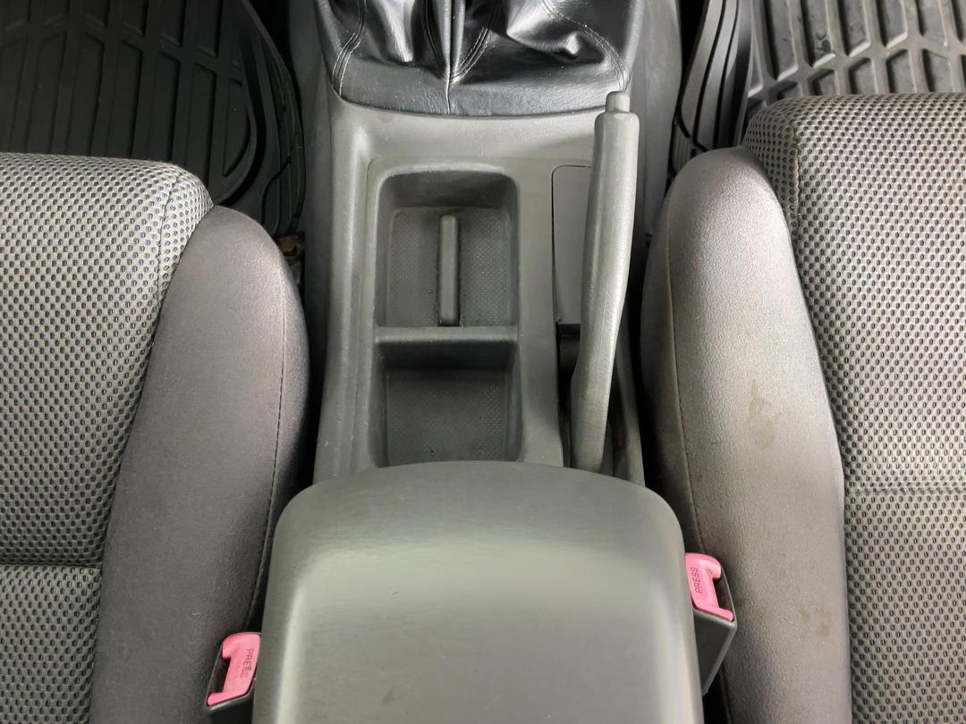 Photo '28' of Toyota Hilux