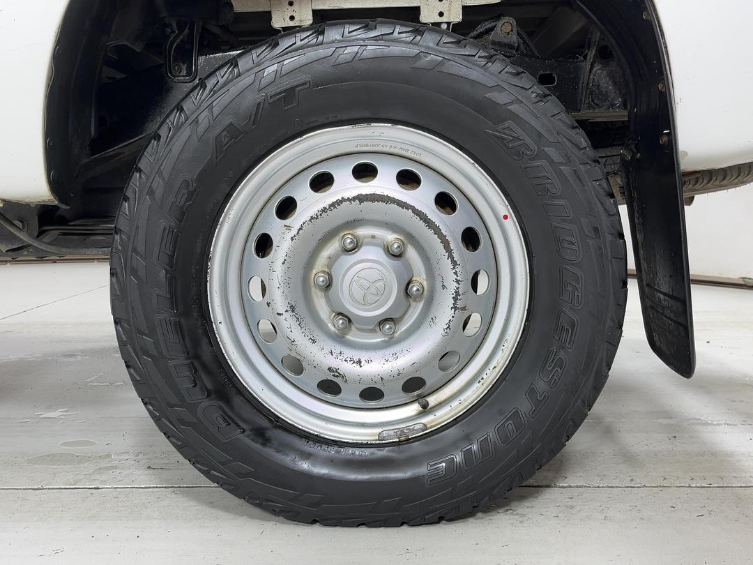 Photo '11' of Toyota Hilux