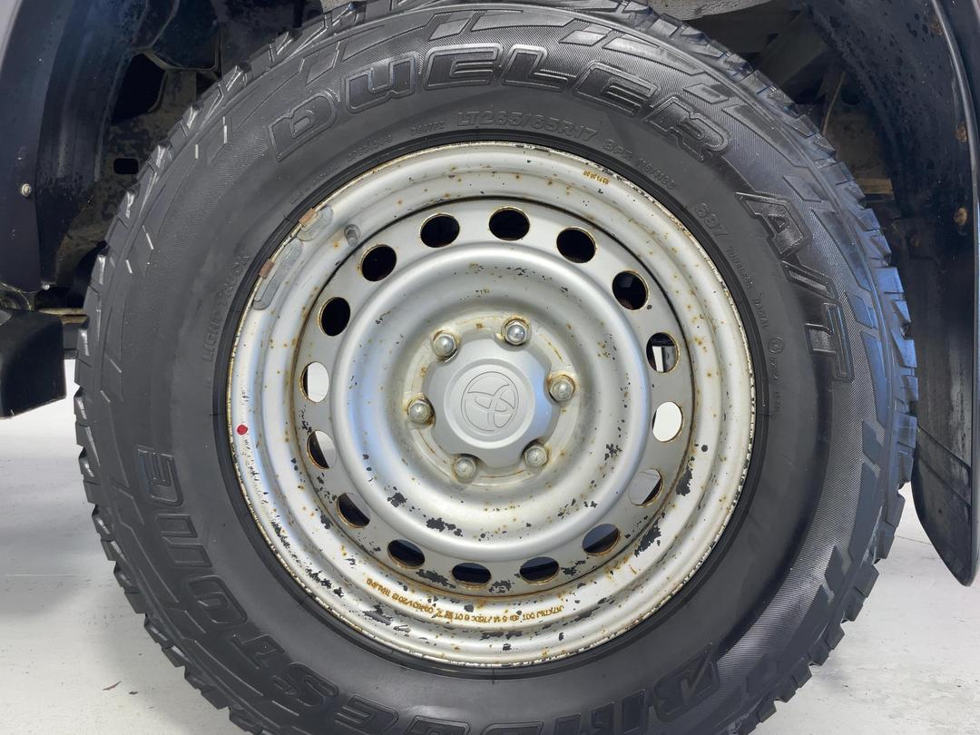 Photo '11' of Toyota Hilux