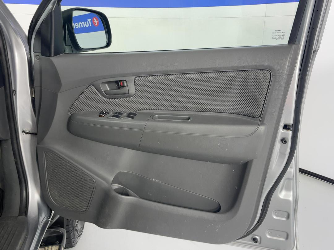 Photo '15' of Toyota Hilux