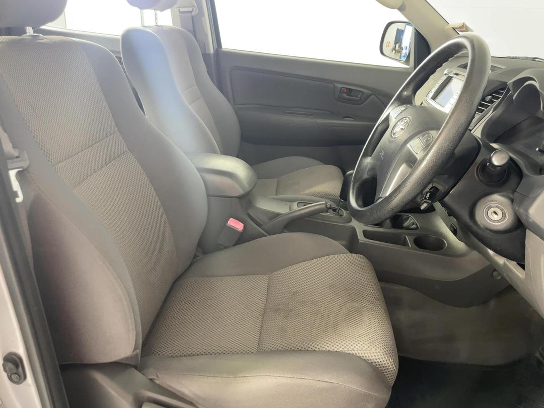 Photo '16' of Toyota Hilux