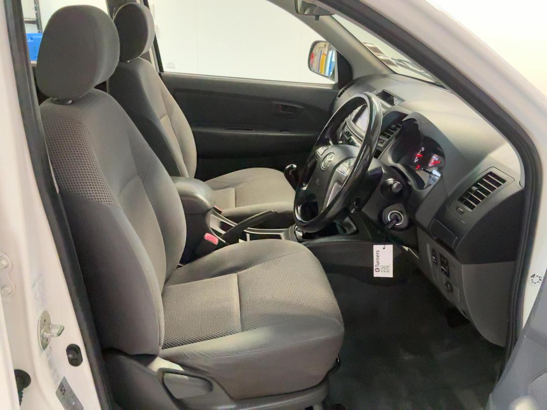 Photo '16' of Toyota Hilux