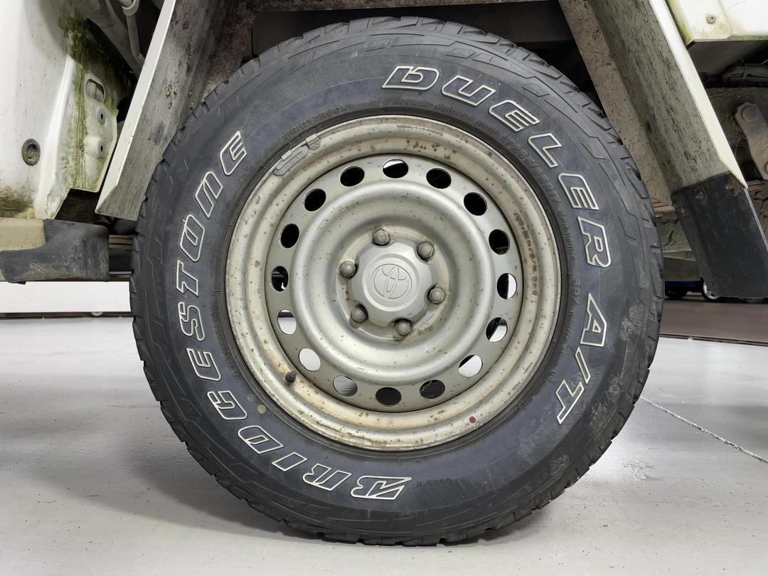 Photo '9' of Toyota Hilux TD DC Photo '9' of Toyota Hilux TD DC