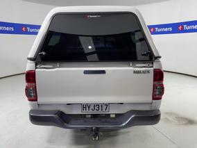 Photo '6' of Toyota Hilux