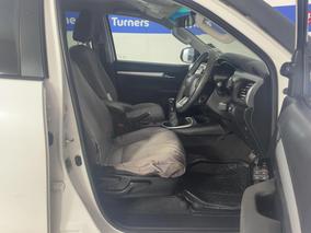 Photo '16' of Toyota Hilux