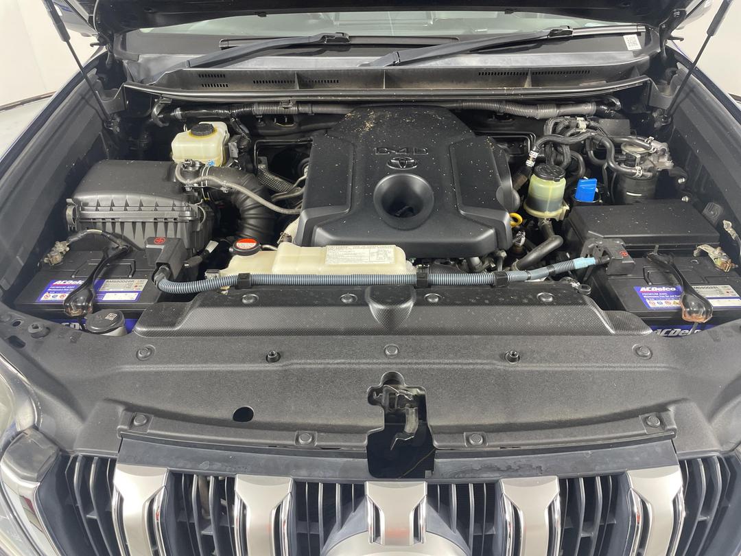 Photo '13' of Toyota Landcruiser Prado