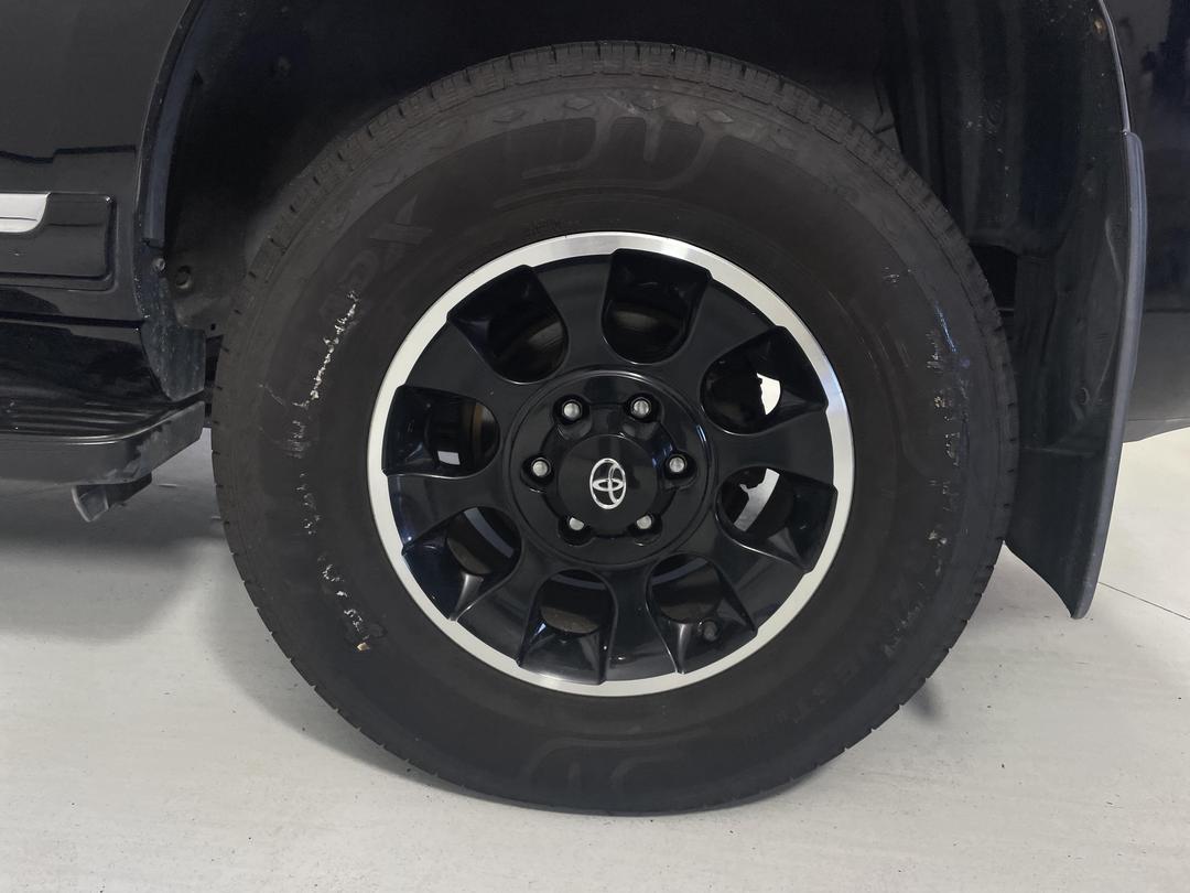 Photo '11' of Toyota Landcruiser Prado