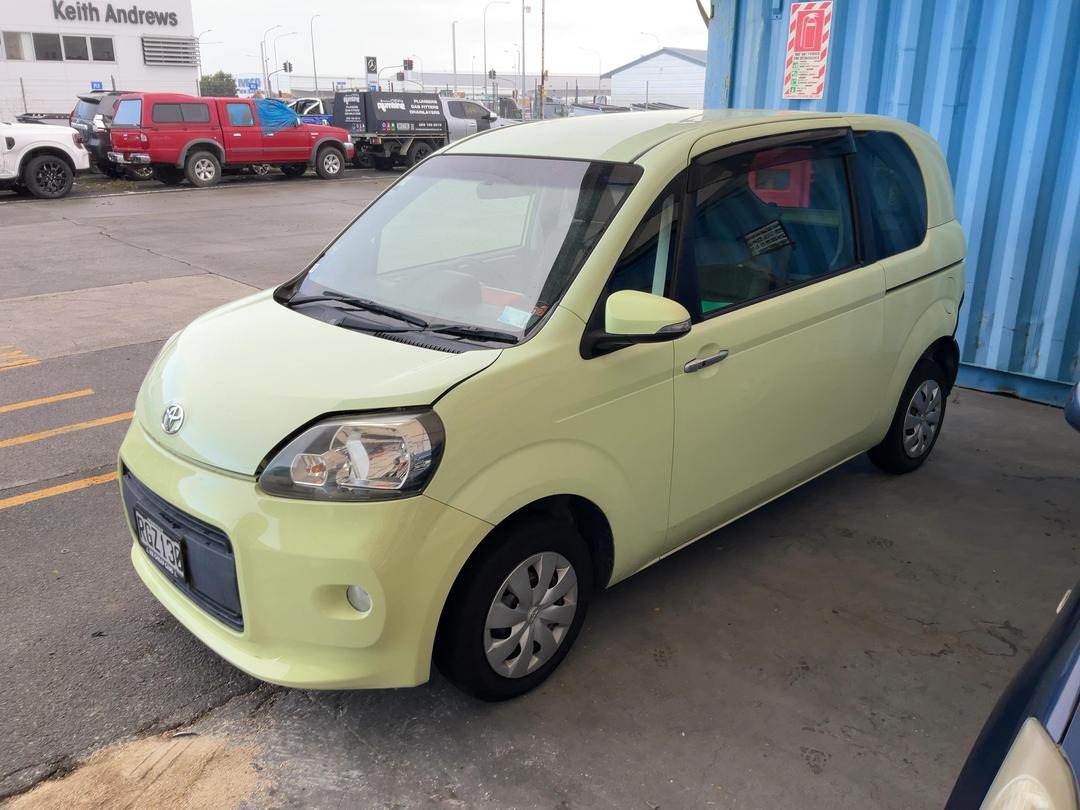 Photo '5' of Toyota Porte