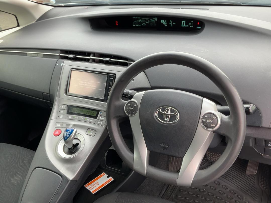 Photo '10' of Toyota Prius