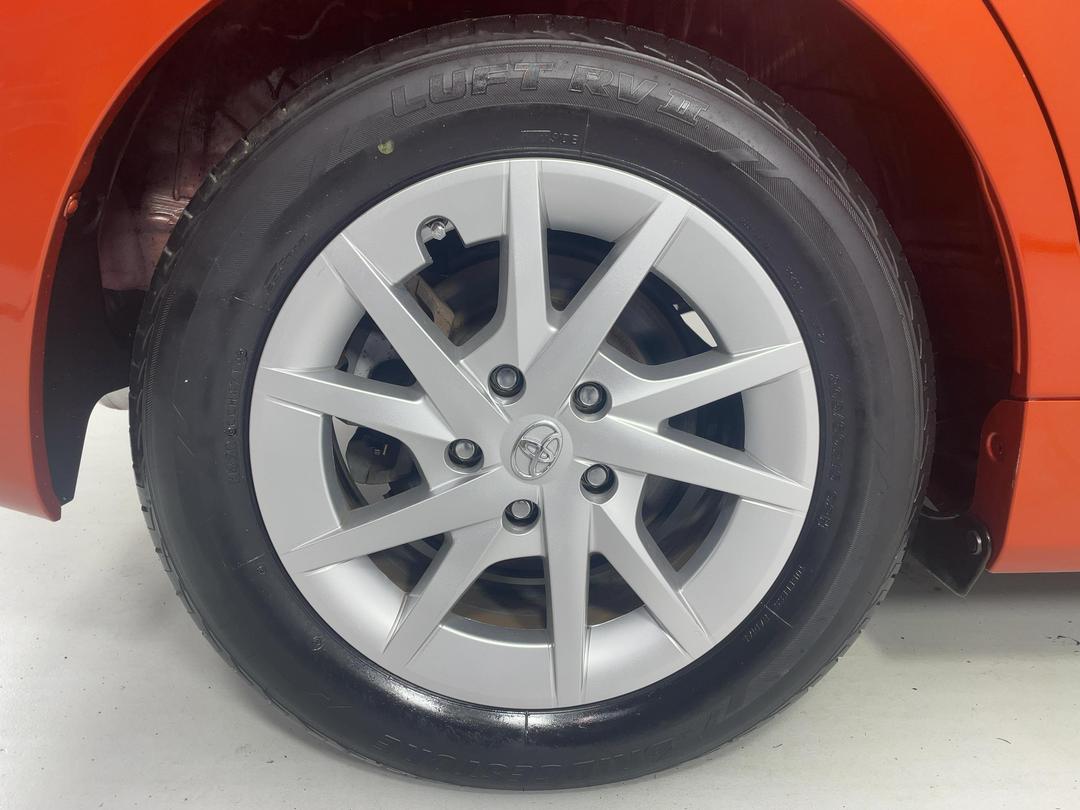 Photo '12' of Toyota Prius