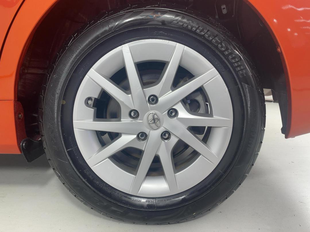 Photo '11' of Toyota Prius