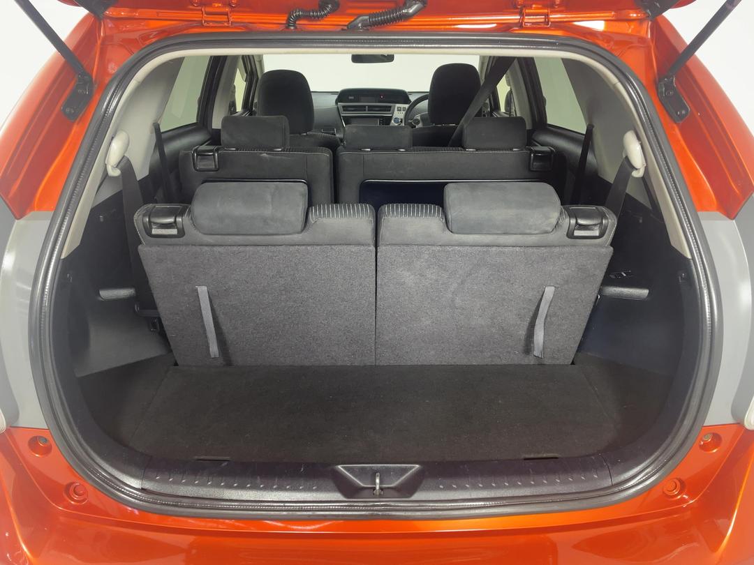 Photo '14' of Toyota Prius