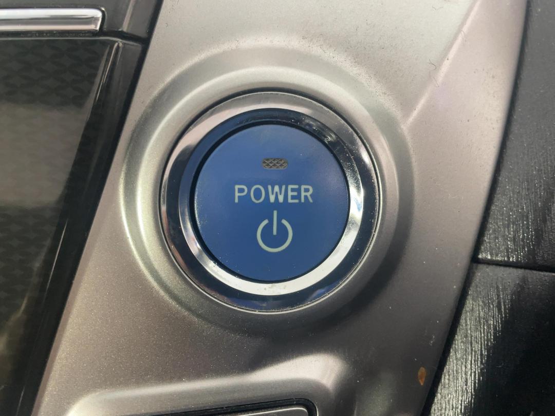 Photo '27' of Toyota Prius