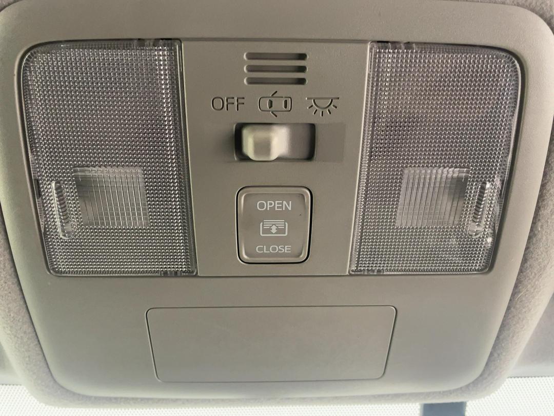 Photo '28' of Toyota Prius