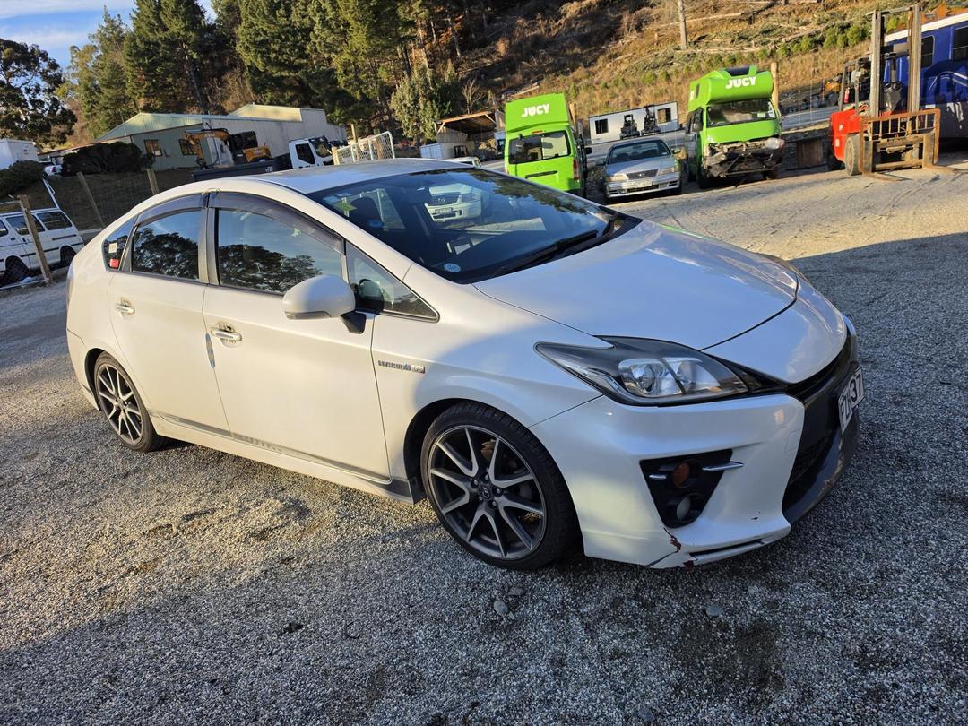 Photo '2' of Toyota Prius Photo '2' of Toyota Prius