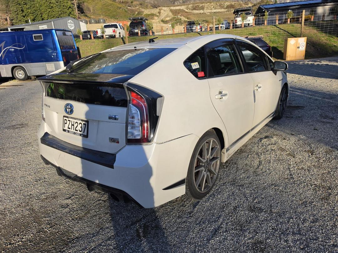 Photo '5' of Toyota Prius Photo '5' of Toyota Prius