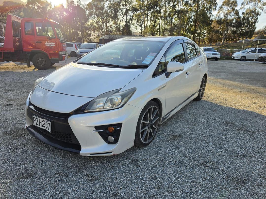 Photo '3' of Toyota Prius Photo '3' of Toyota Prius