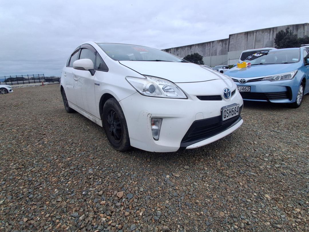 Photo '3' of Toyota Prius Photo '3' of Toyota Prius