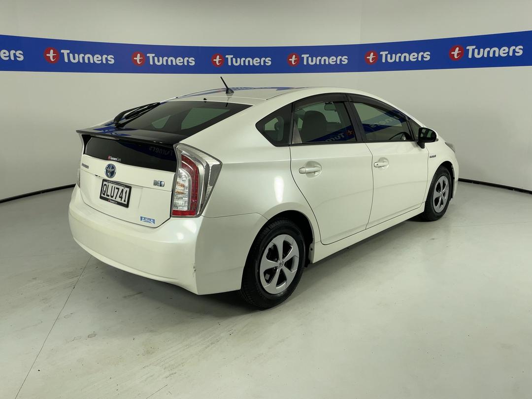 Photo '7' of Toyota Prius