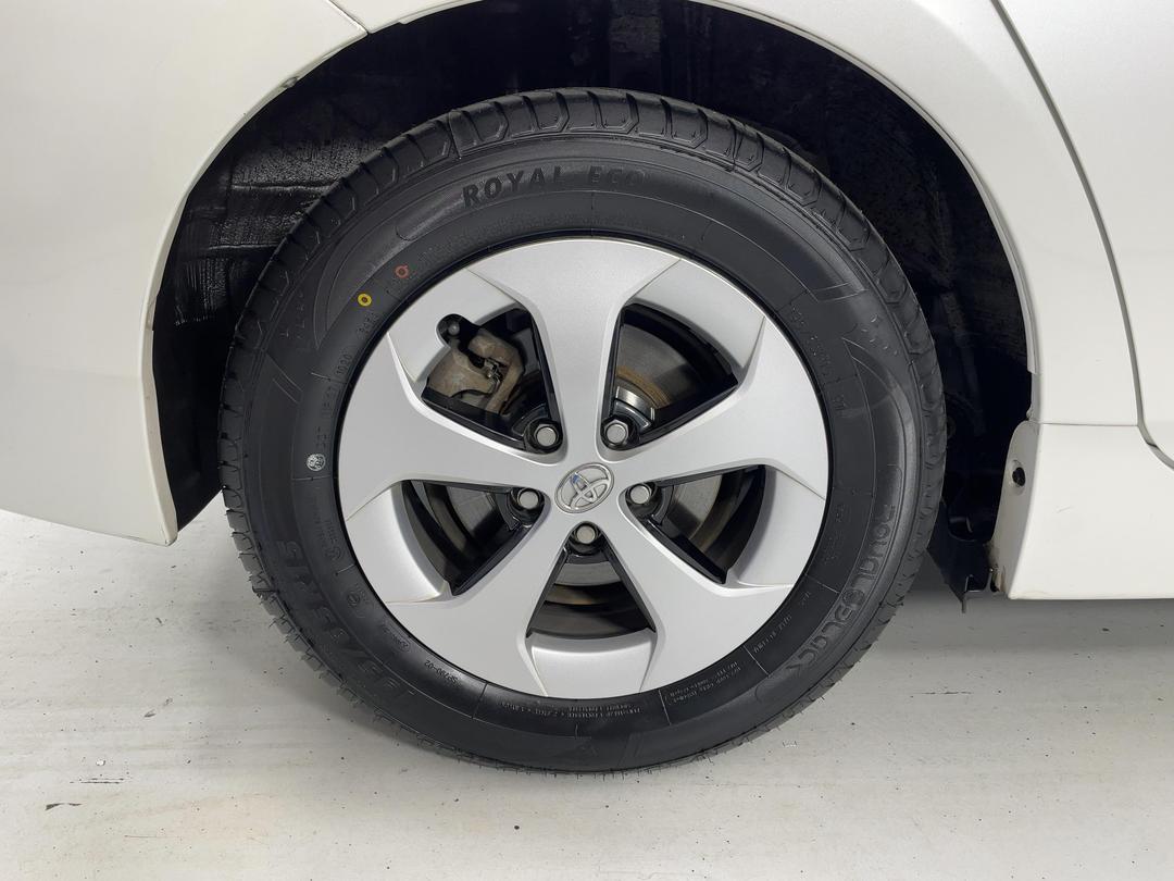 Photo '12' of Toyota Prius