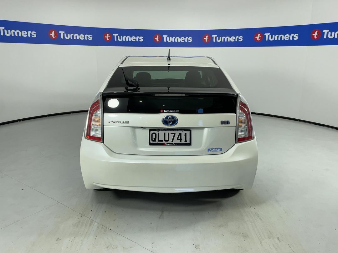 Photo '6' of Toyota Prius